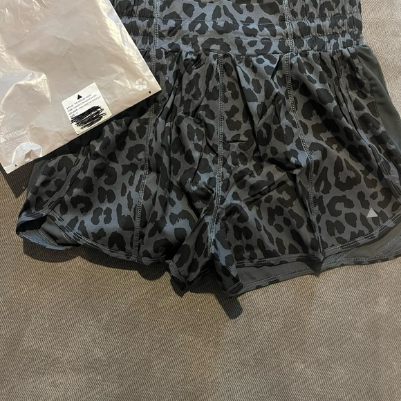 Bundle Shorts - Brand New - Picture 4 of 4